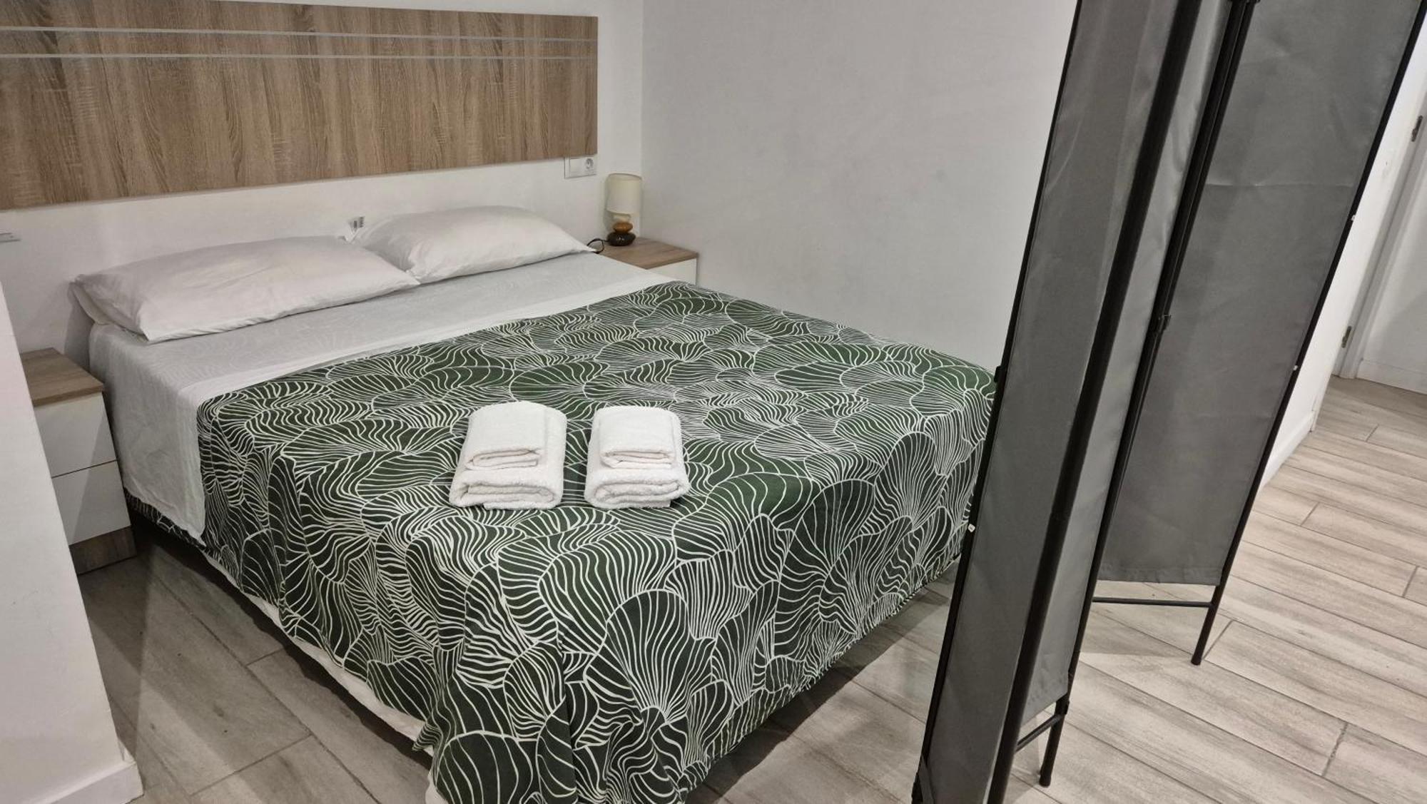 Malaga Velarde Center 3 Appartement Buitenkant foto